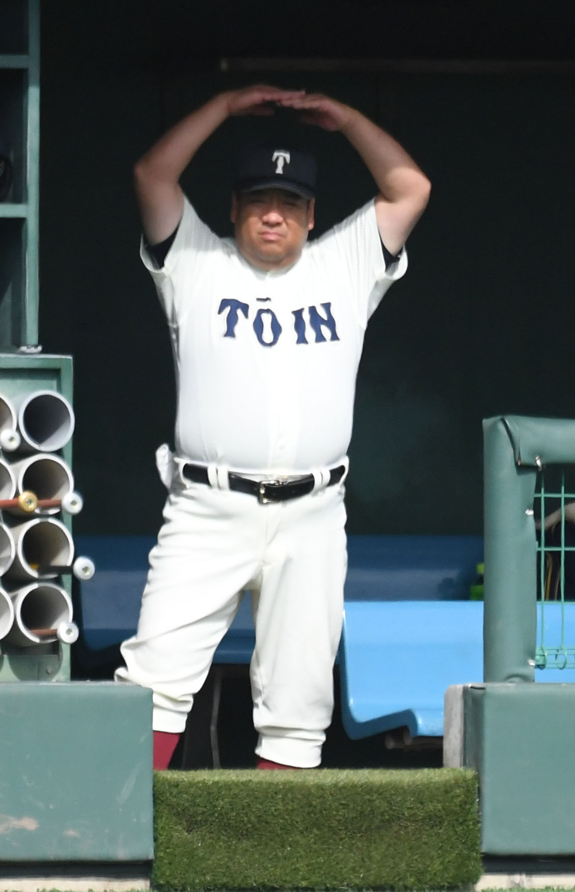 選手に指示を出す大阪桐蔭の西谷浩一監督（撮影・滝沢美穂子）