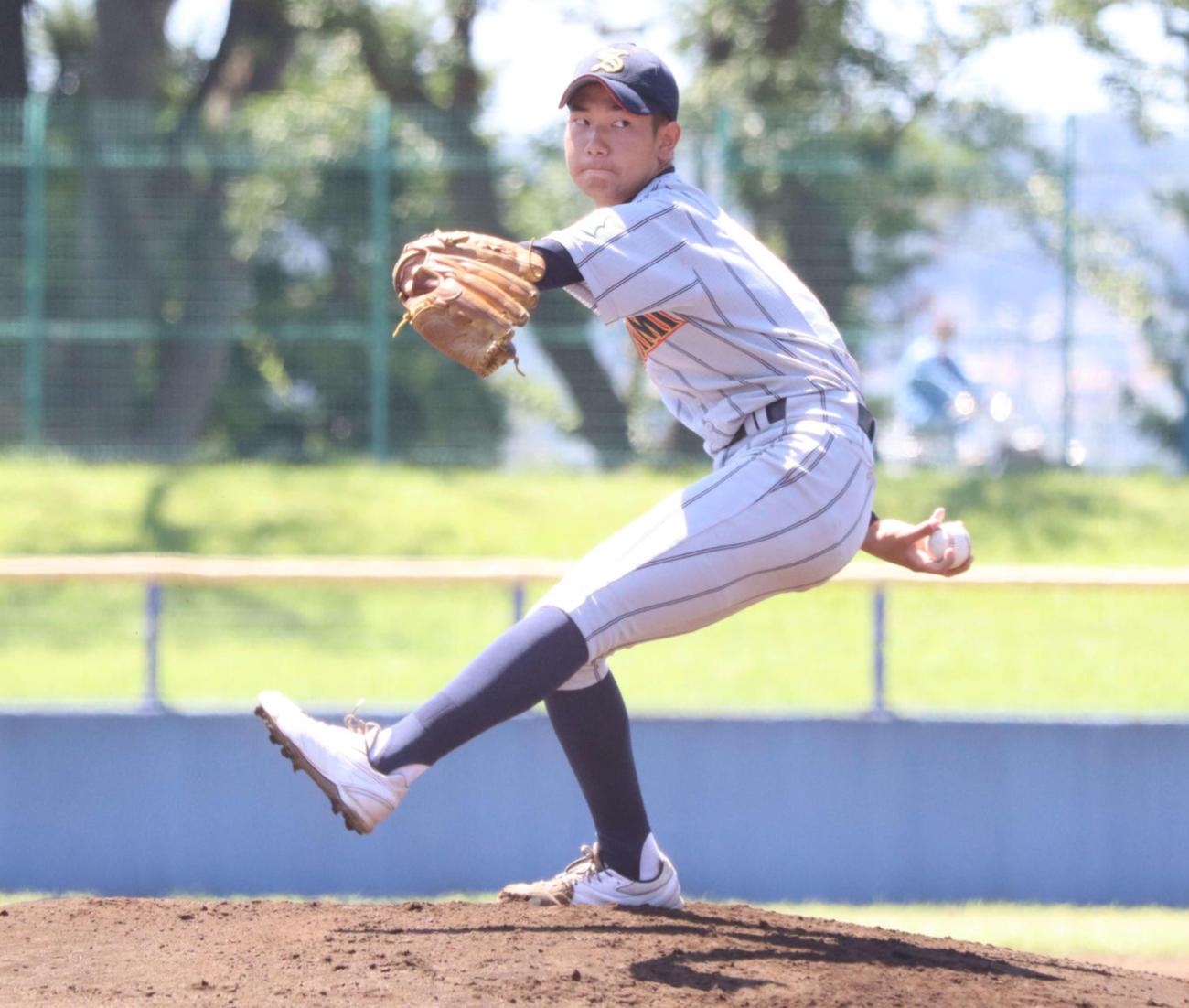 亡き友人のグラブで挑んだ杉並・笠谷昂生投手（撮影・阿部泰斉）