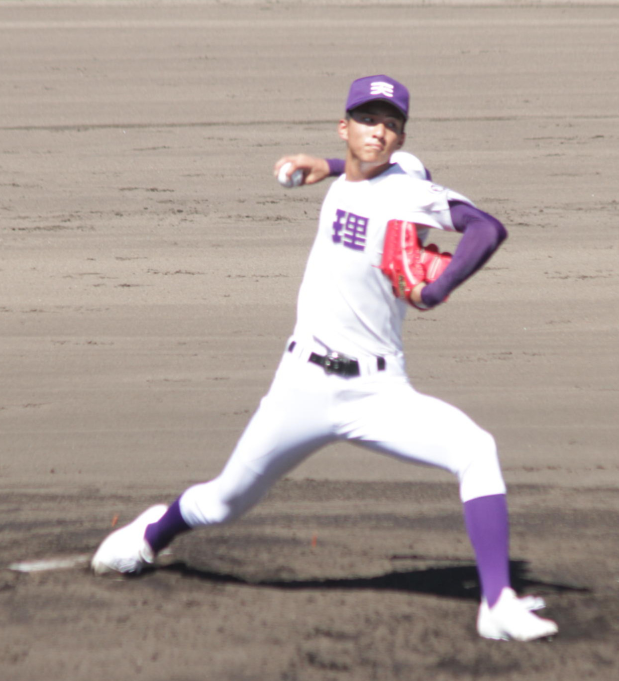 天理・達は大和広陵戦に先発して力投する