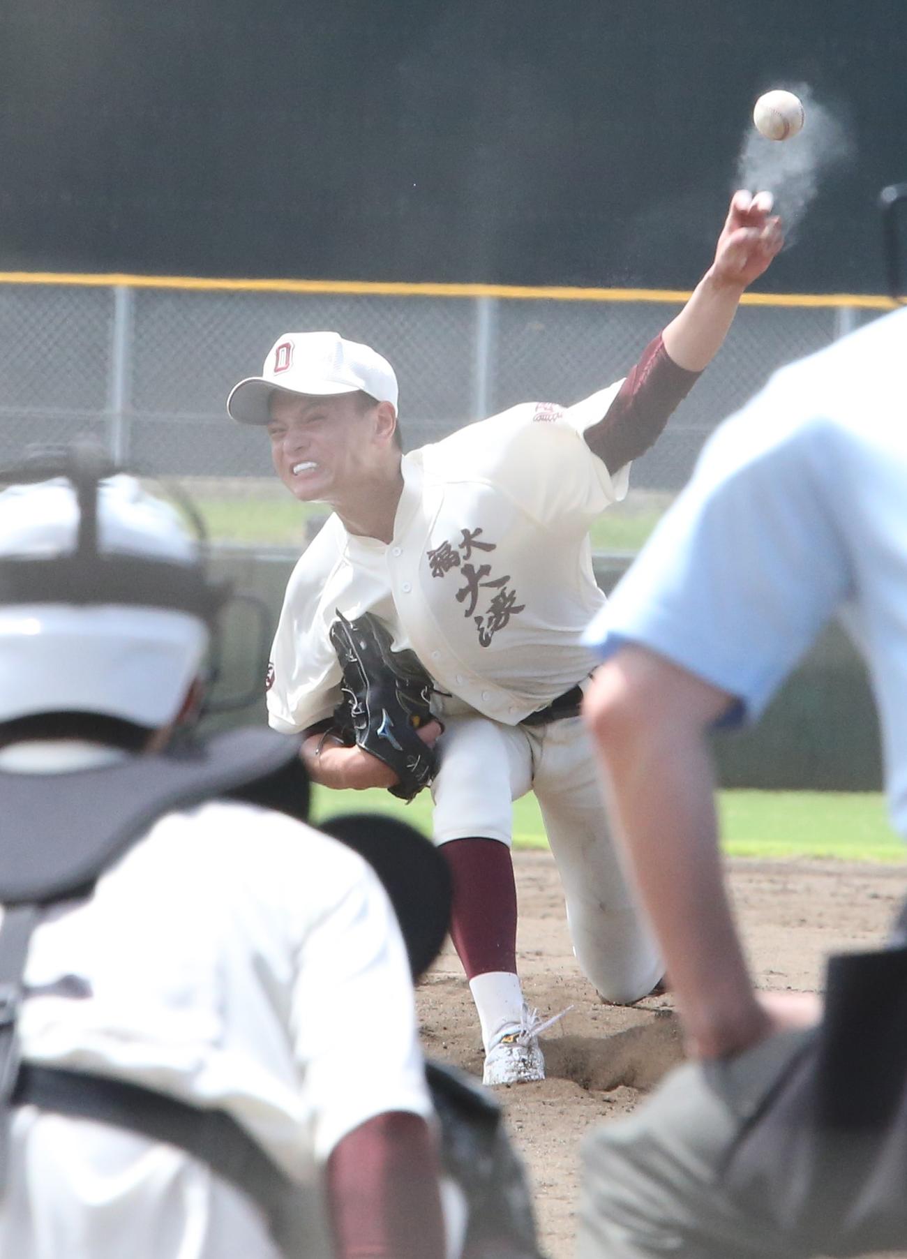 福岡大大濠対春日　1失点完投で勝利に導いた福岡大大濠エース毛利海大投手（撮影・菊川光一）