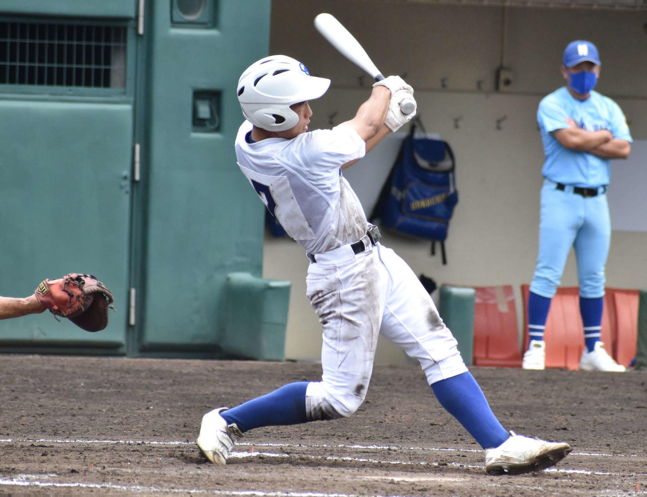 北筑対筑陽学園　7回裏に左翼へ同点ソロ本塁打を放つ筑陽学園・大内（撮影・只松憲）