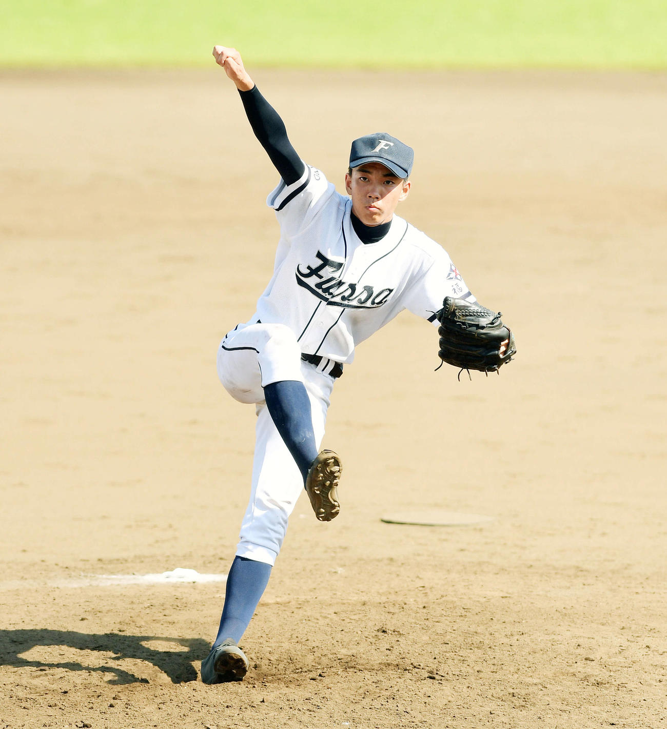 福生対武蔵　完投勝利した福生・伊藤（撮影・滝沢徹郎）