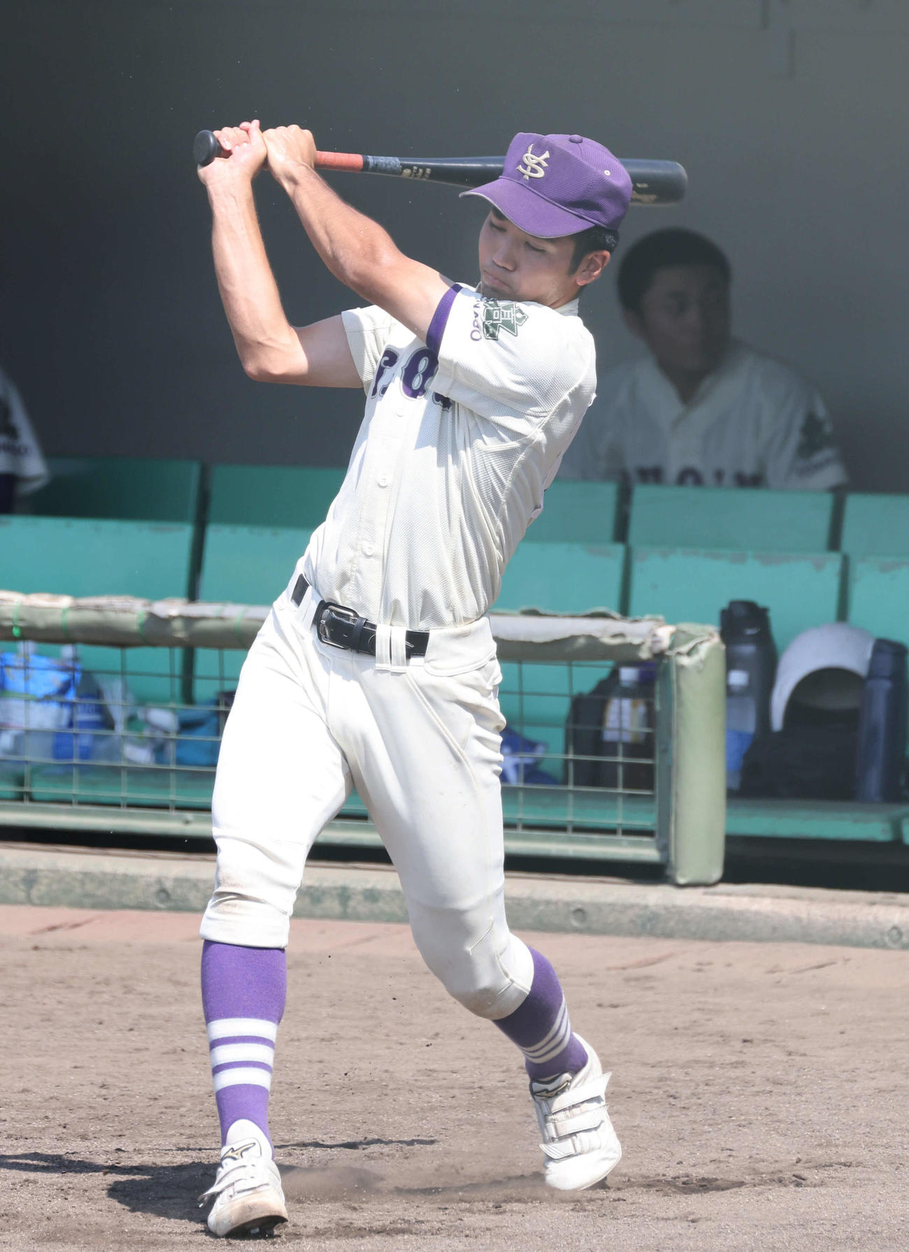 高校野球鳥取県大会　米子松蔭対境　素振りをするキャプテンの西村虎之助（撮影・加藤孝規）