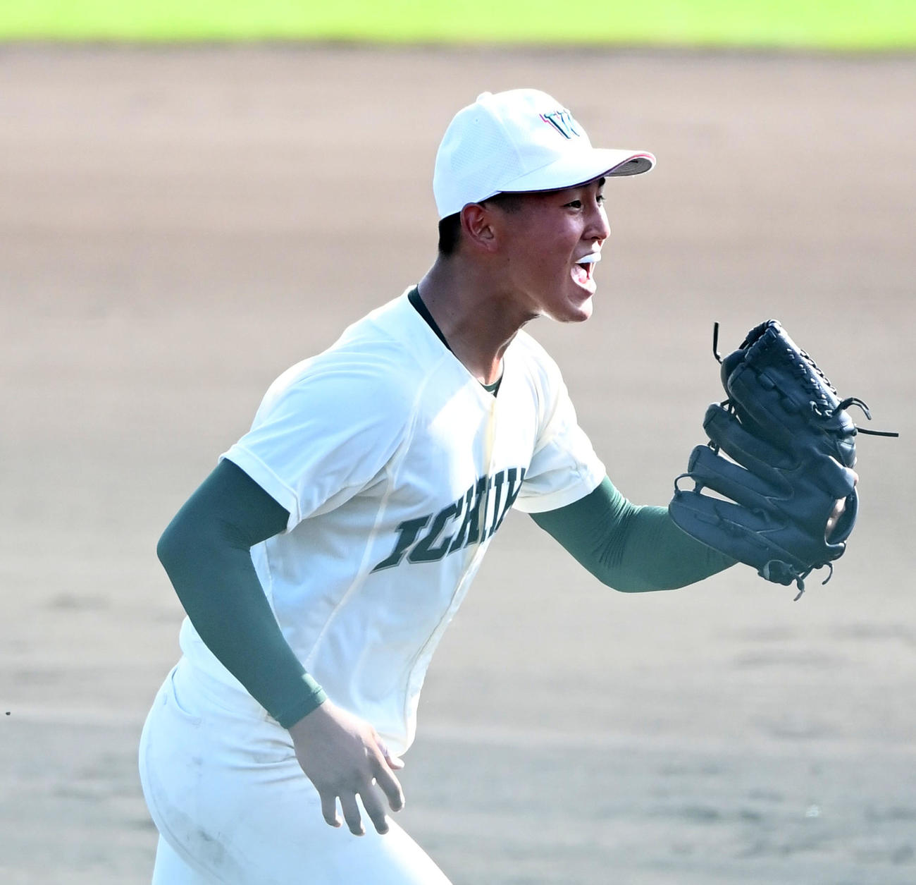 市和歌山対田辺工　7回、ピンチを切り抜けへる市和歌山米田（撮影・前岡正明）