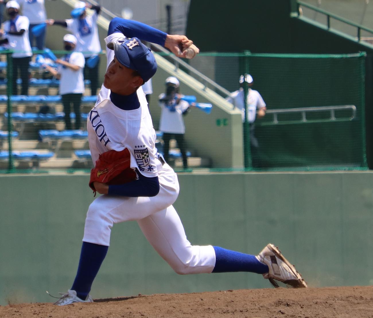 文星芸大付対白鴎大足利　10回途中から2番手で登板するも、決勝打を打たれた白鴎大足利・中沢（撮影・古川真弥）