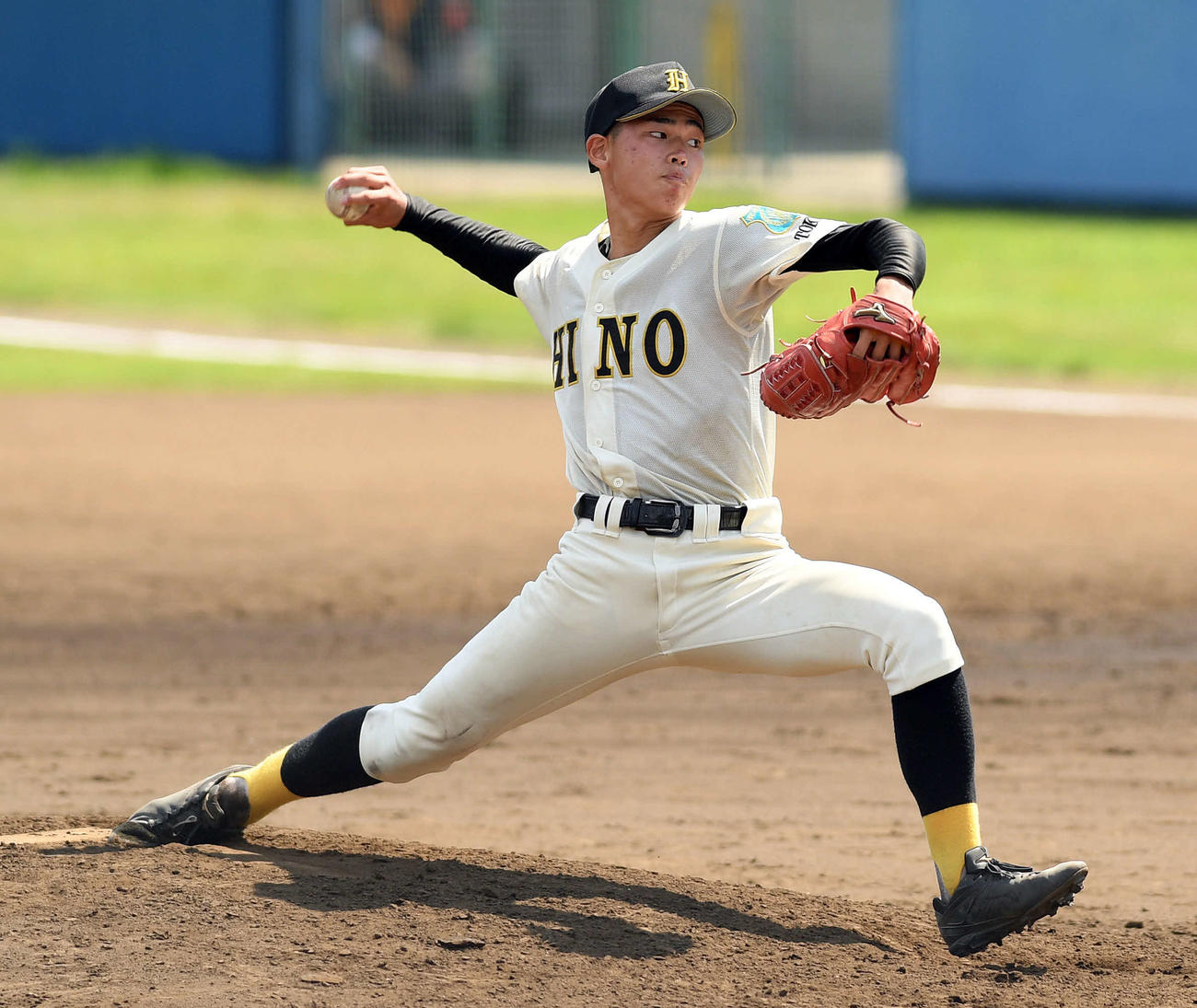 世田谷学園対日野　力投する日野先発の木下（撮影・滝沢徹郎）