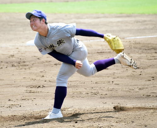 盛岡大付対花巻東　2番手で登板した花巻東・菱川（撮影・山田愛斗）