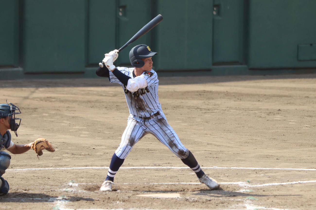 明治対東海大菅生　本塁打を放つ活躍を見せた東海大菅生・金谷竜汰内野手（撮影・阿部泰斉）