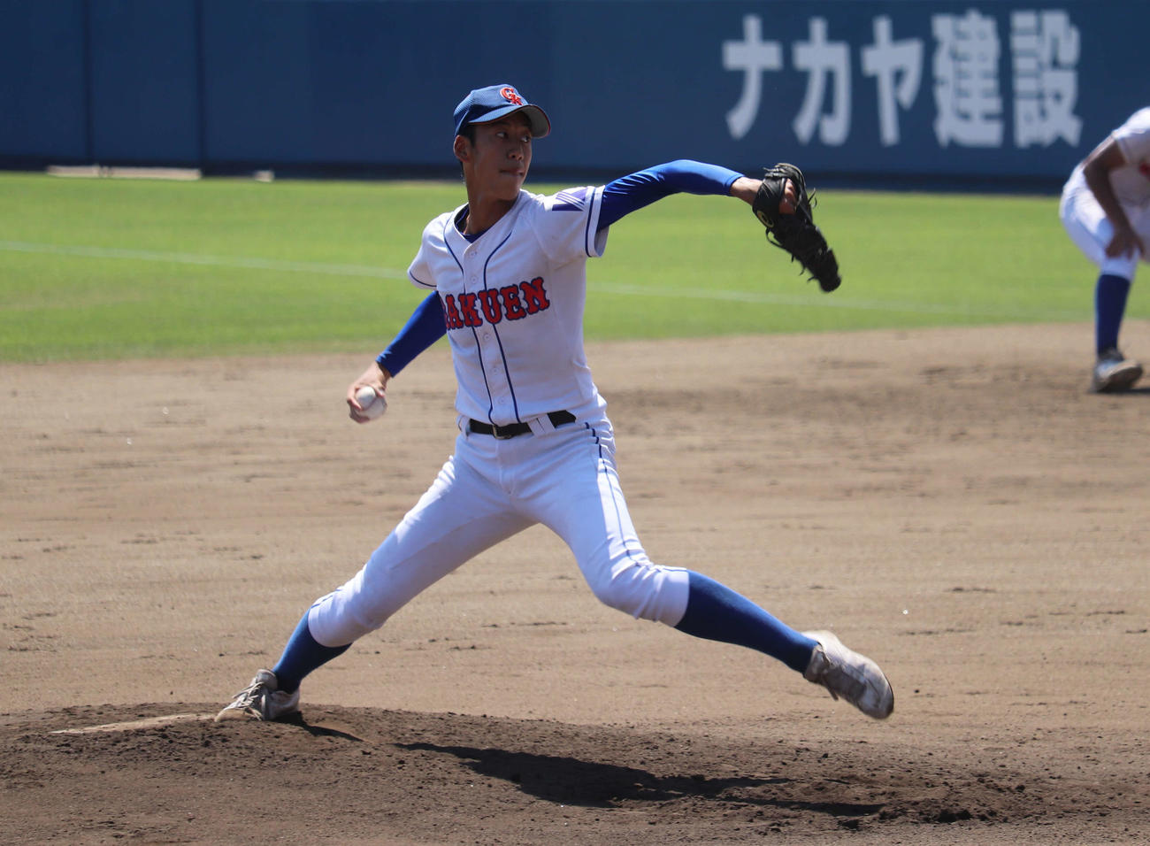石岡一を相手に2安打1失点で完投した鹿島学園・藪野（撮影・保坂淑子）