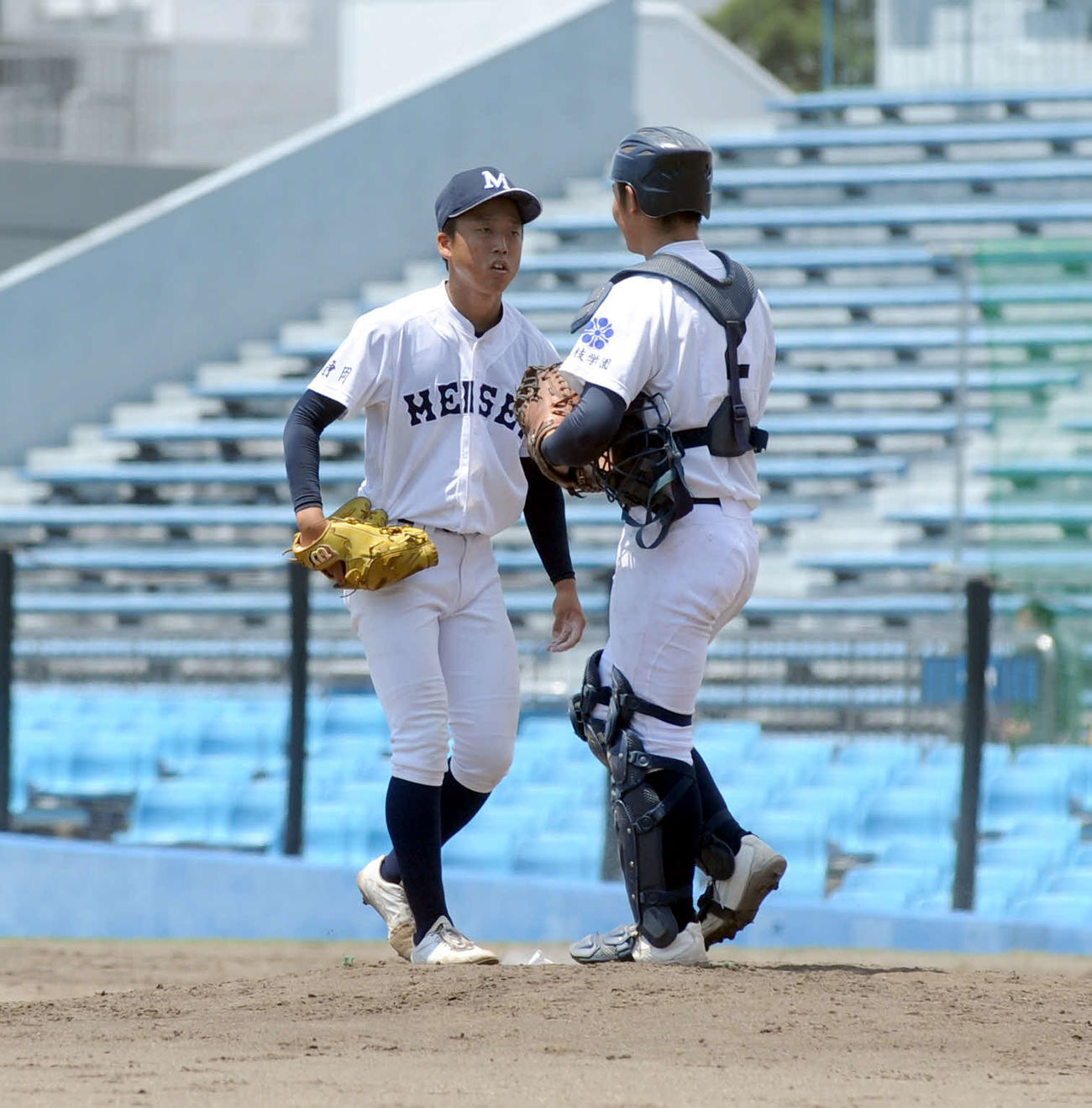 11安打5失点で敗れた藤枝明誠の小林