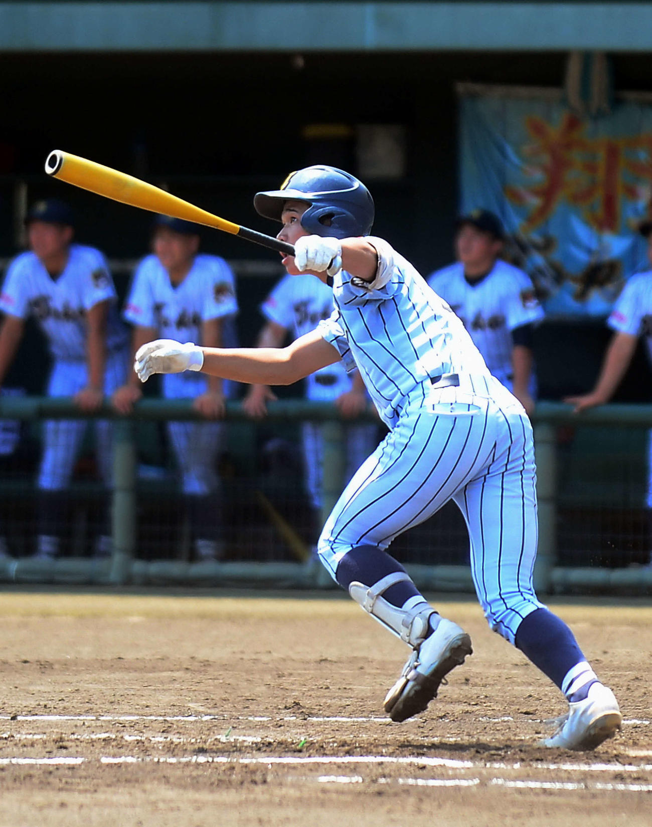 2回2死一、二塁、左翼越えに2点適時二塁打を放つ東海大静岡翔洋・落合