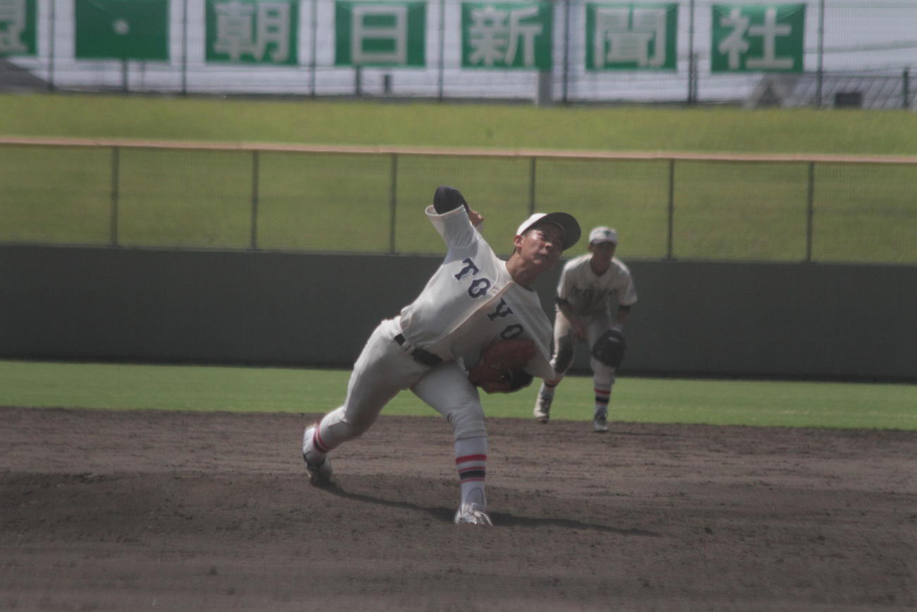 東洋大姫路の森健人投手が神戸国際大付戦の3番手で登板して全力で投げた