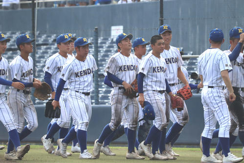 健大高崎３年ぶり夏決勝 火付け役小沢 打った瞬間確信 場外３ラン 群馬 高校野球夏の地方大会写真ニュース 日刊スポーツ