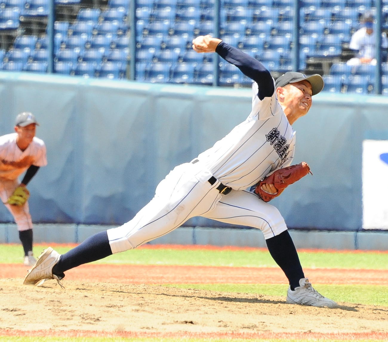 先発8回を6奪三振で無失点の新潟産大付・西村
