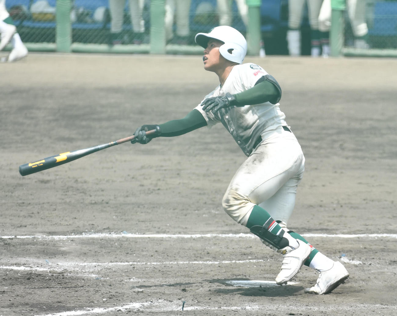 高野山対市和歌山　5回裏市和歌山1死一塁、左中間にコールドとなる2点本塁打を放つ松川虎生（撮影・和賀正仁）