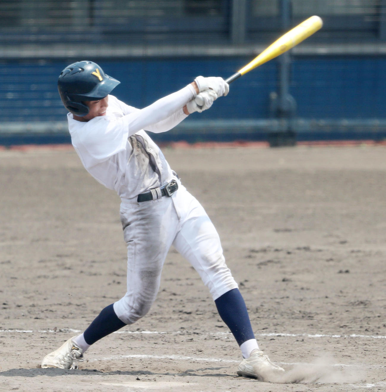 大塚対八尾　9回裏八尾1死満塁、山口は左前適時打を放ちサヨナラ勝ち（撮影・加藤哉）