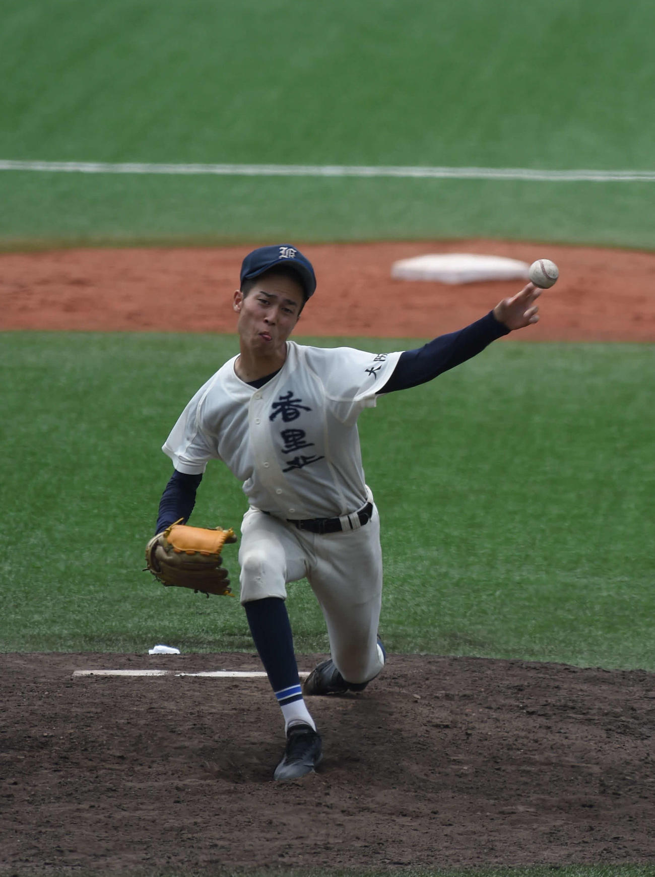 履正社打線を相手に8回2失点と好投した香里丘・井原幹太投手（3年）
