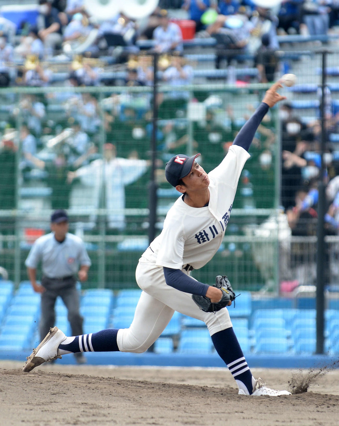 5回から登板し、1安打無失点に抑えた掛川西の沢山