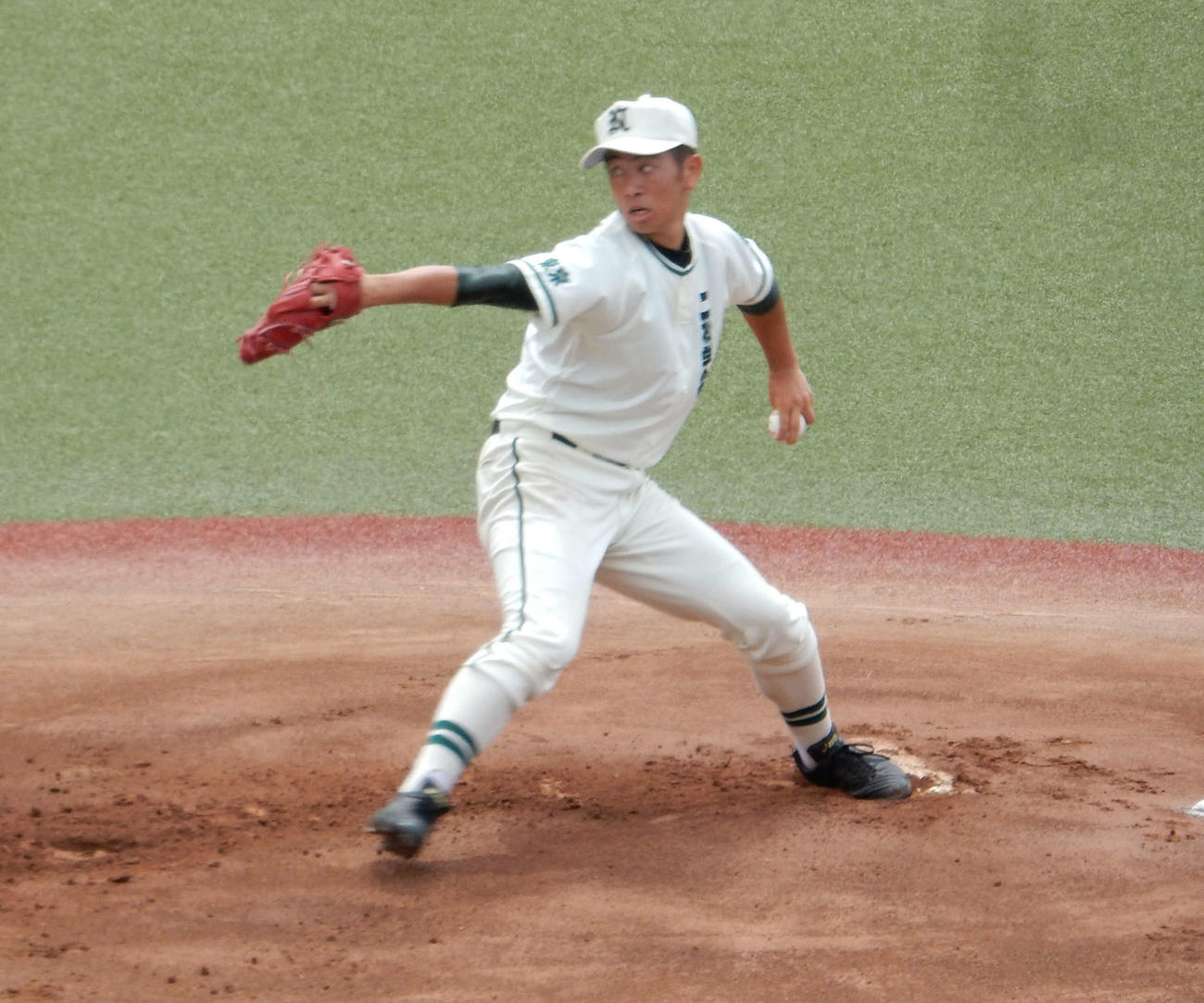 広尾対二松学舎大付　二松学舎大付のエース秋山は毎回の13三振を奪い完封した