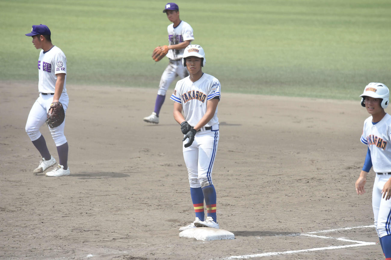 5回1死二塁から右前適時打を放った高田商・米田崚一外野手（3年）