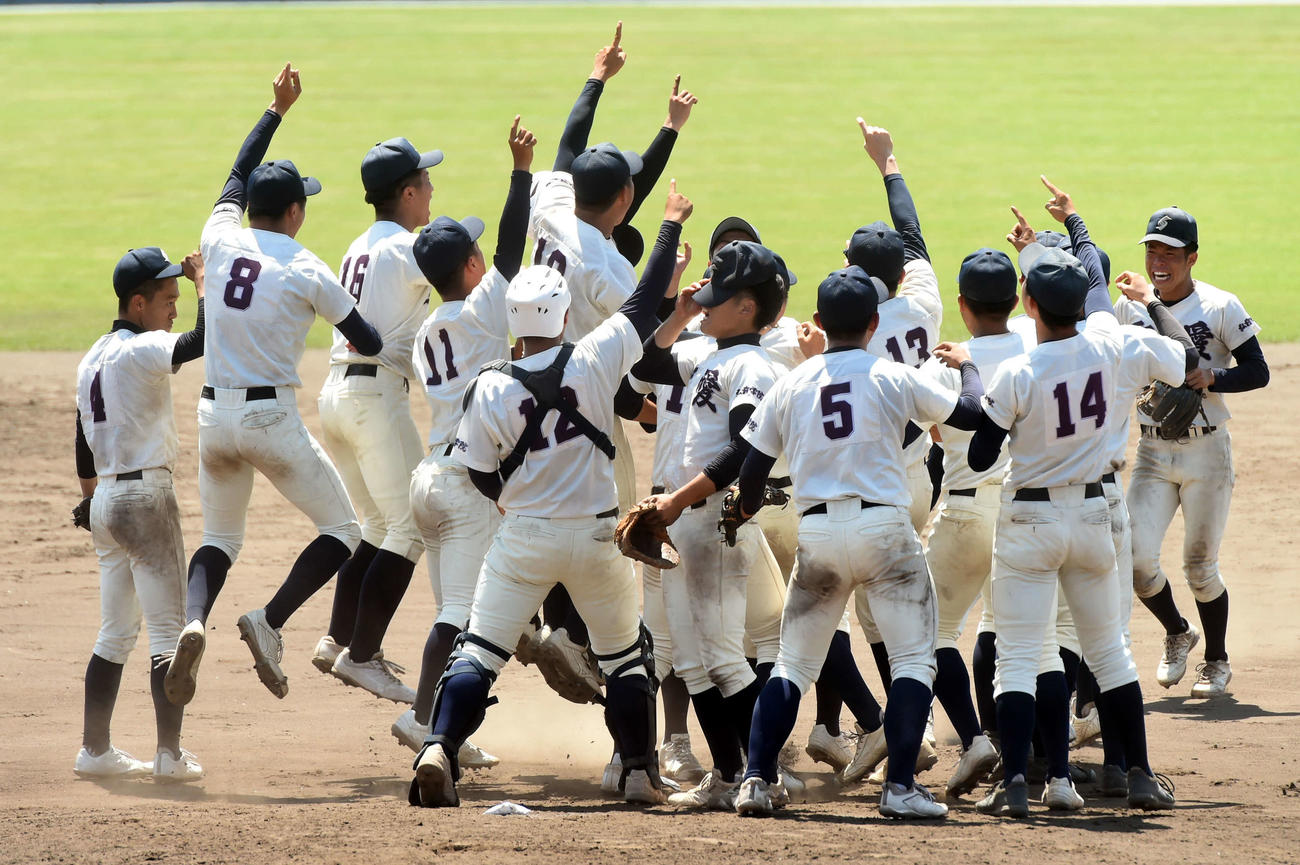 甲子園出場を決めた弘前学院聖愛ナイン（2021年7月26日撮影）