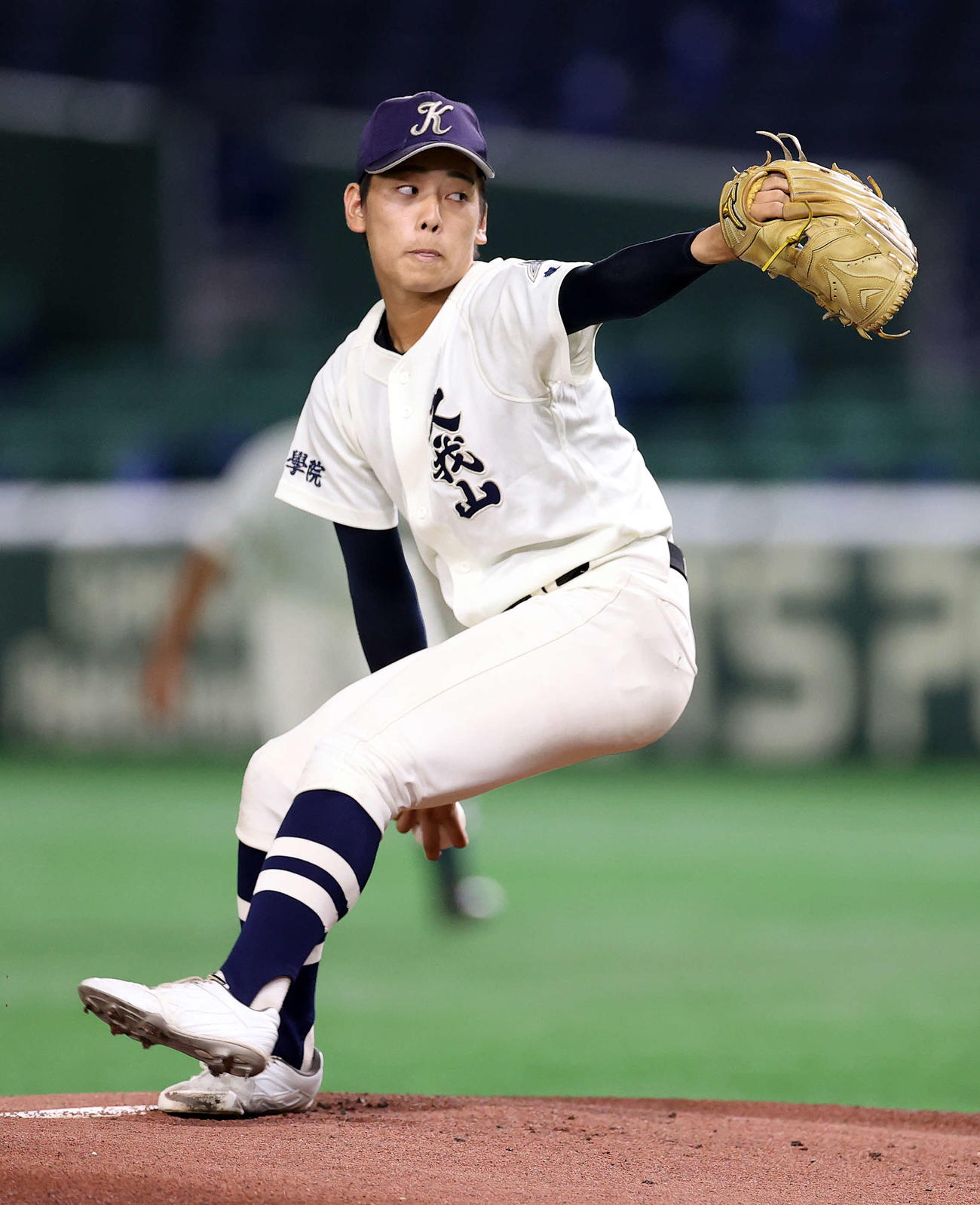 日大三対国学院久我山　先発し力投する国学院久我山・高橋（撮影・鈴木正人）