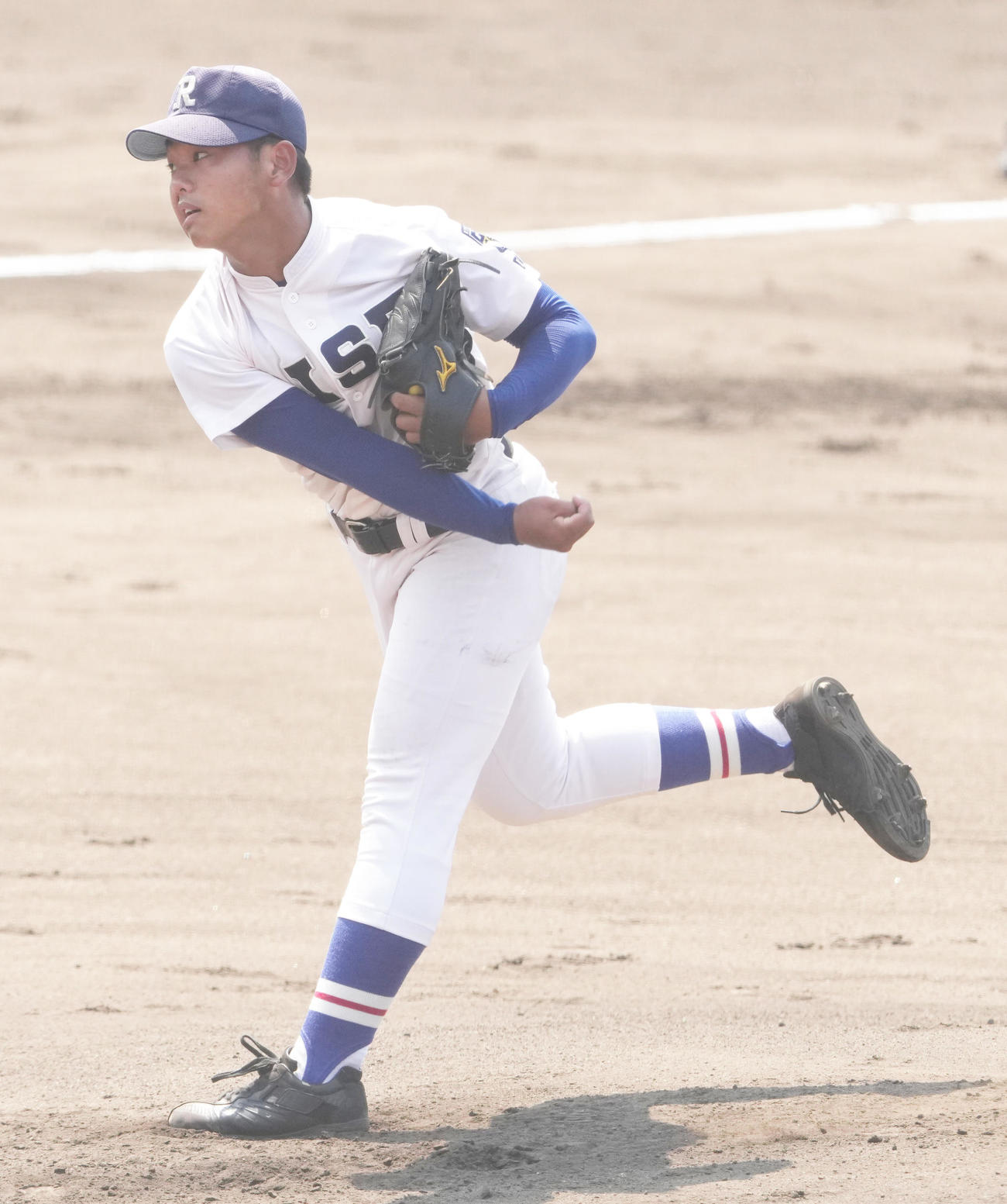 先発する履正社・金沢祐太投手（撮影・清水貴仁）