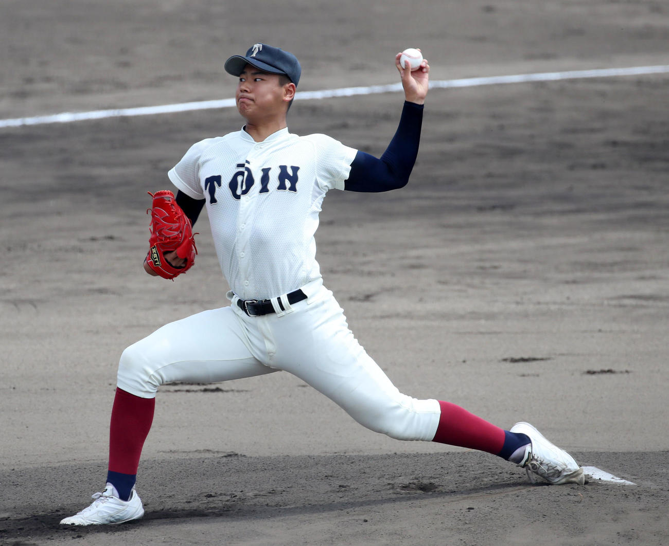 興国対大阪桐蔭　興国戦に先発する松浦（撮影・加藤哉）