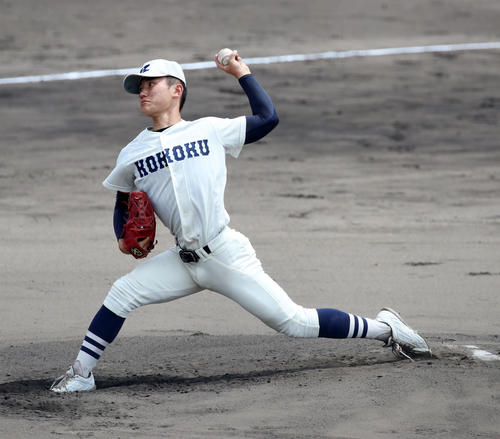 興国対大阪桐蔭　大阪桐蔭戦に先発する田坂（撮影・加藤哉）