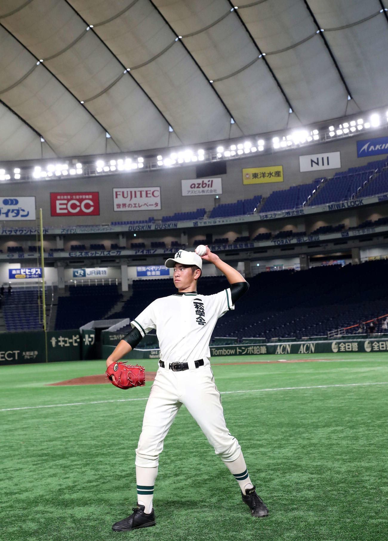 二松学舎大付対帝京　クールダウンする二松学舎大付・秋山（撮影・鈴木正人）