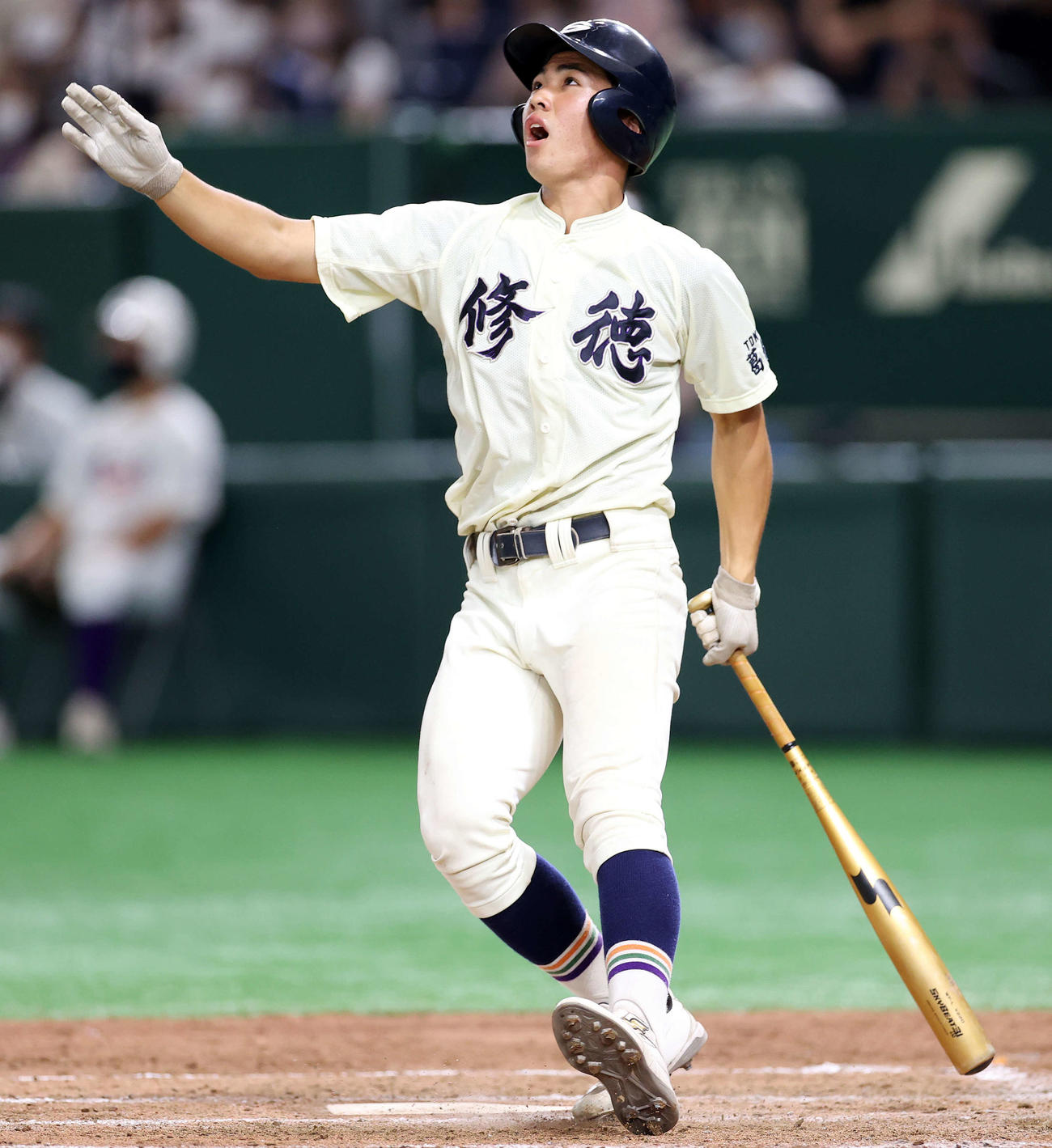 修徳対関東第一　4回表修徳2死、佐藤は左越え本塁打を放つ（撮影・鈴木正人）