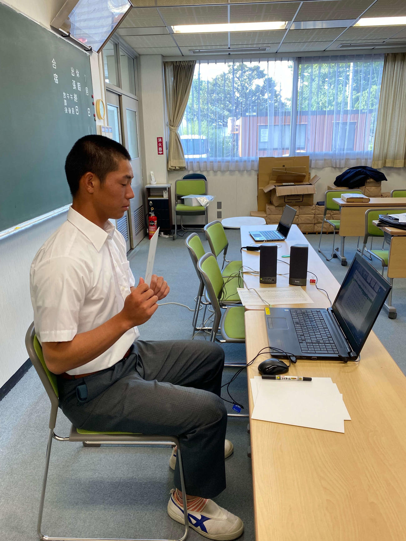 抽選会に望む前橋育英・皆川岳飛主将（学校提供）