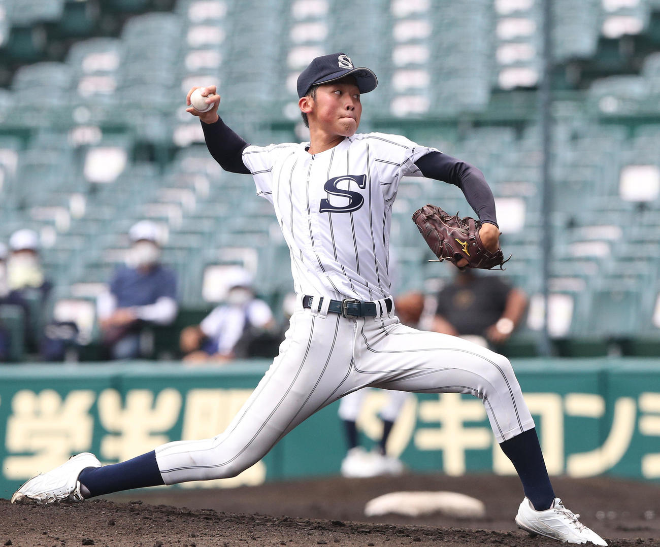 広島新庄対横浜　広島新庄先発の花田（撮影・宇治久裕）