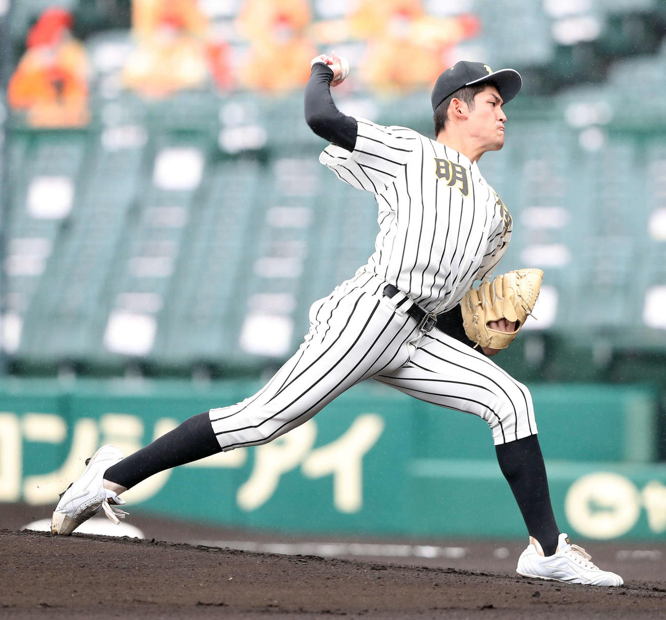 帯広農対明桜　明桜先発の風間（撮影・松本俊）