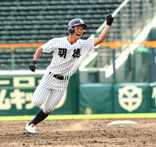 甲子園】明徳義塾・変則左腕の吉村優聖歩、ピンチ脱す快投でサヨナラ