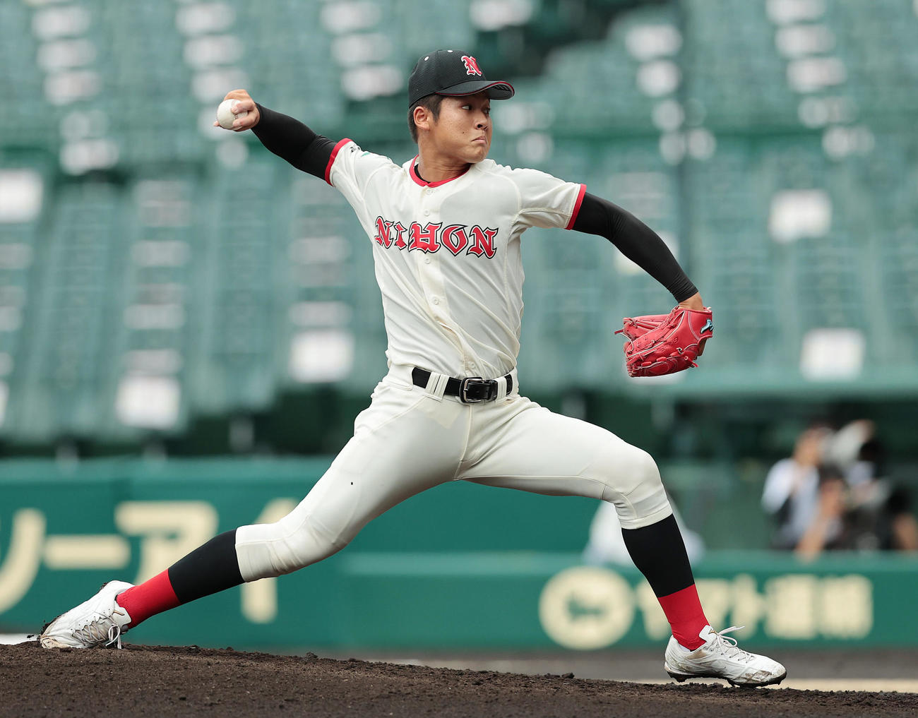 日大東北対近江　日大東北先発の吉田（撮影・前田充）
