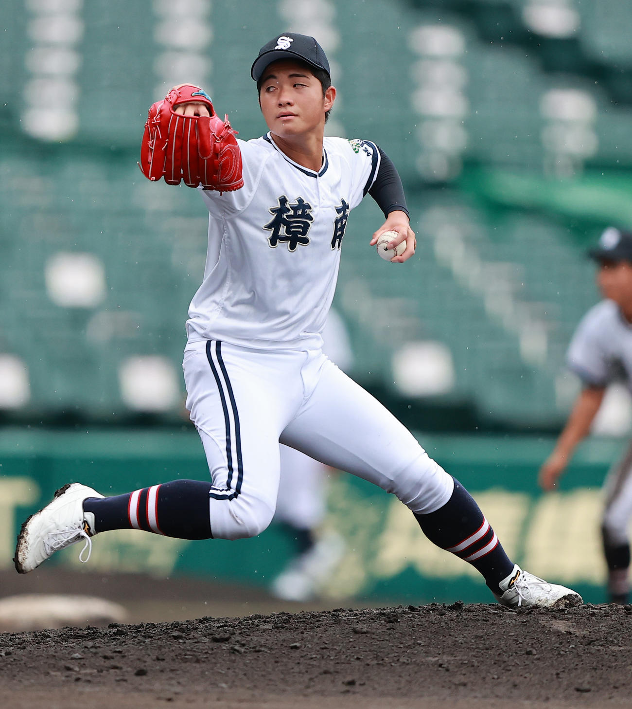 三重対樟南　力投する樟南・西田（撮影・野上伸悟）