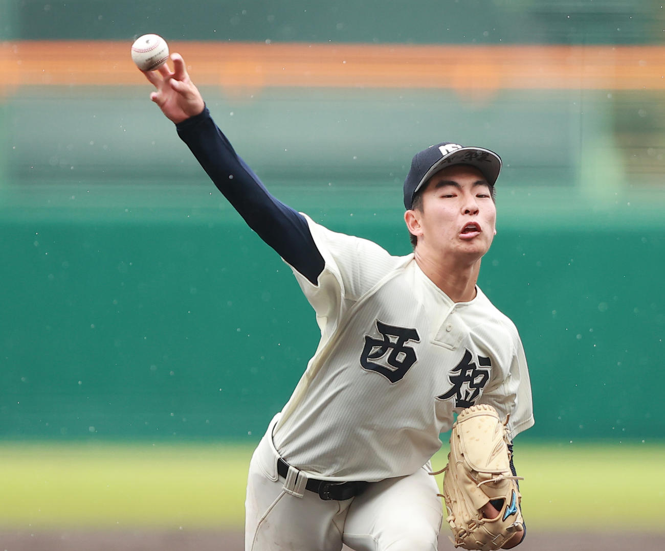 西日本短大付対二松学舎大付　力投する西日本短大付・大嶋（撮影・野上伸悟）
