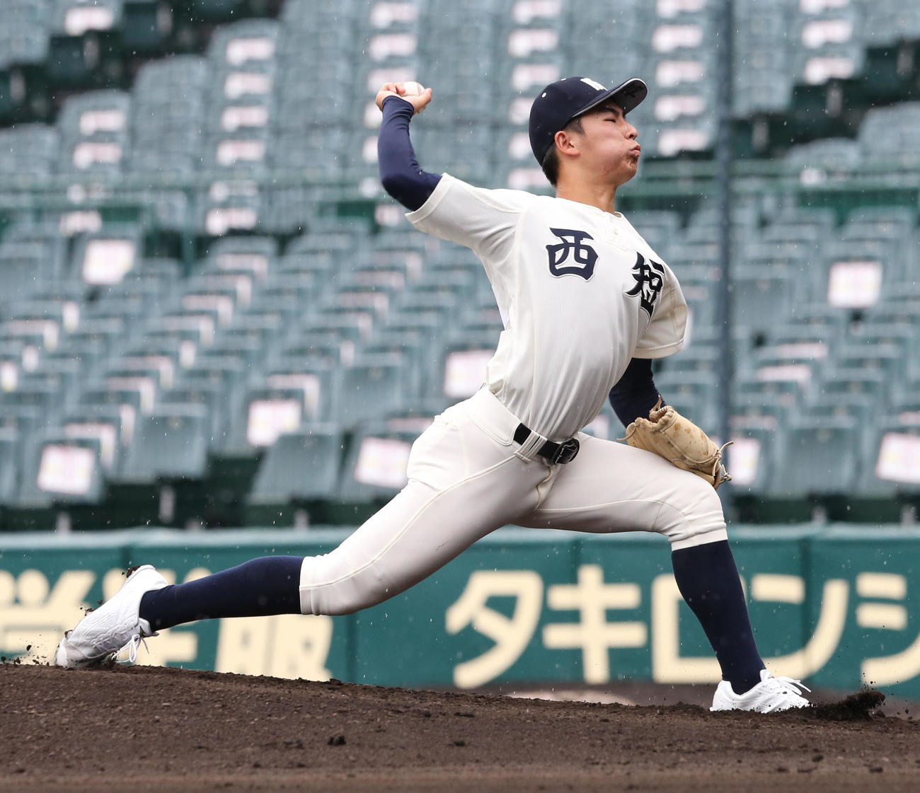 8回2失点の力投を見せた西日本短大付・大嶋（撮影・屋方直哉）
