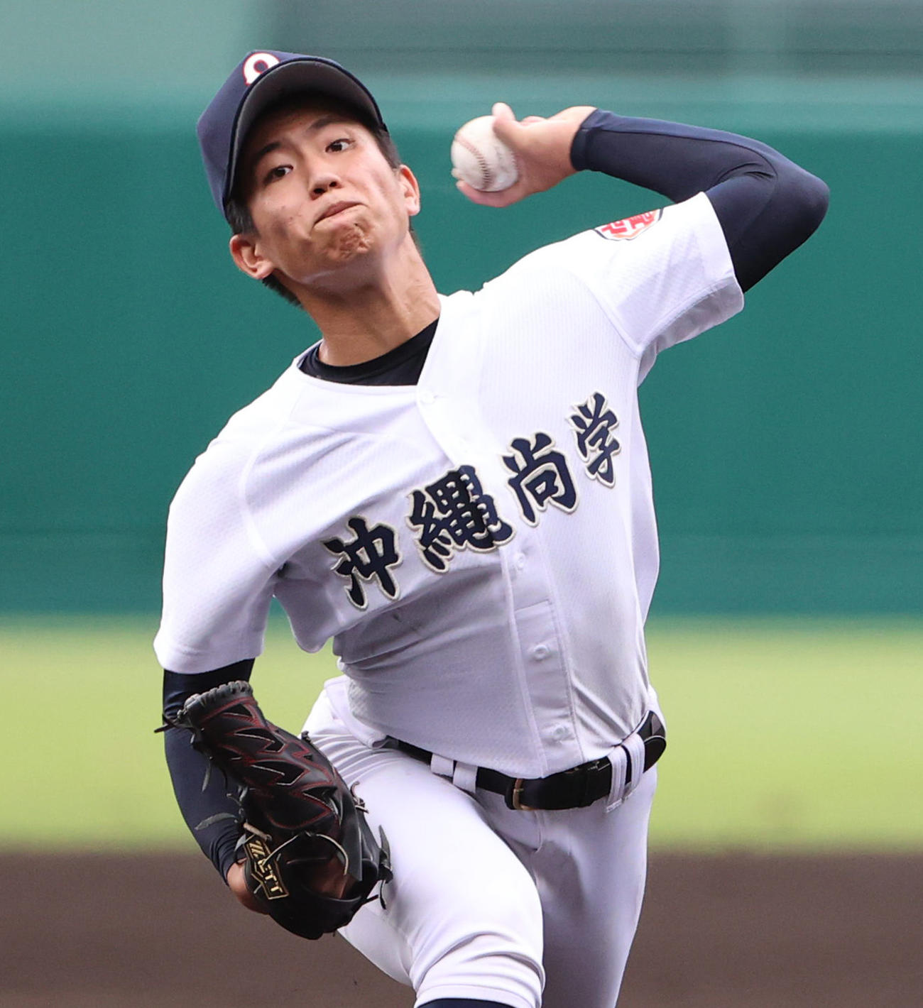 沖縄尚学対盛岡大付　沖縄尚学先発の当山（撮影・清水貴仁）