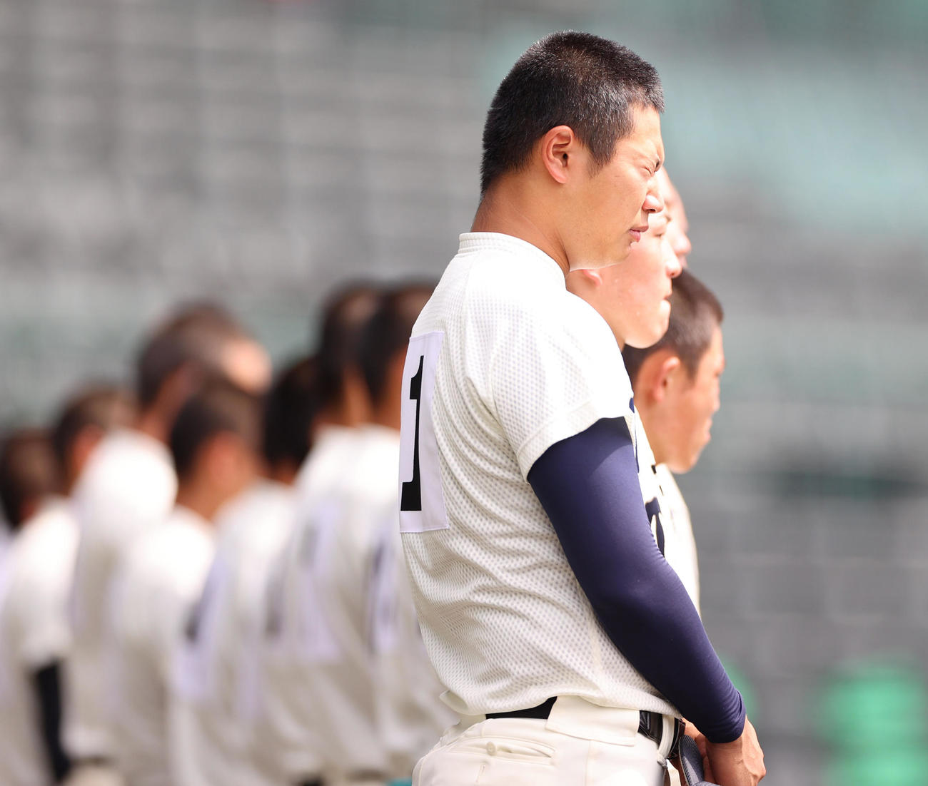 大阪桐蔭対近江　この試合で登板のないまま敗退となり涙をみせる大阪桐蔭・松浦（撮影・清水貴仁）