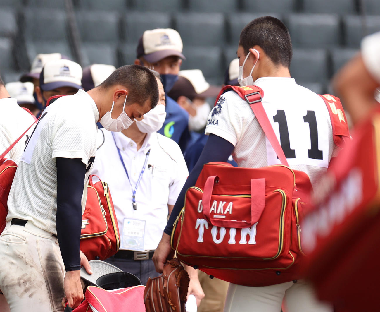 大阪桐蔭対近江　登板のないまま甲子園を去る大阪桐蔭・関戸（11番）（撮影・清水貴仁）