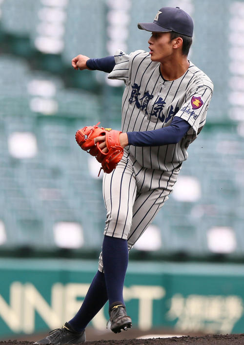 三重対敦賀気比 敦賀気比先発の本田(撮影・上山淳一)