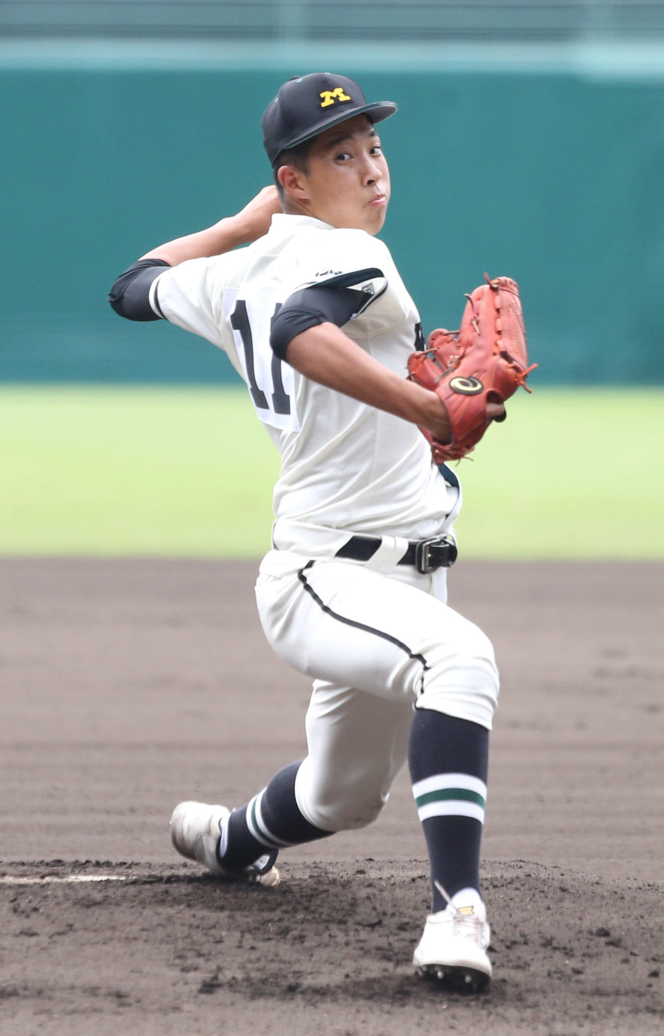 明徳義塾対松商学園　松商学園の先発栗原（撮影・屋方直哉）