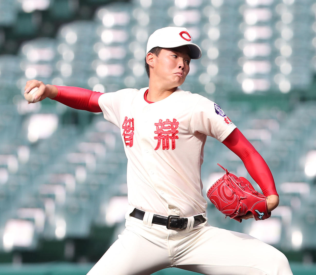 智弁学園対日本航空　日本航空戦に先発する智弁学園・小畠（撮影・白石智彦）