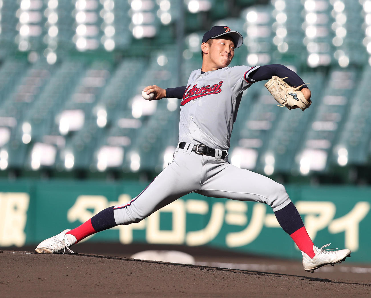 敦賀気比対京都国際　敦賀気比戦に先発する京都国際・平野（撮影・白石智彦）