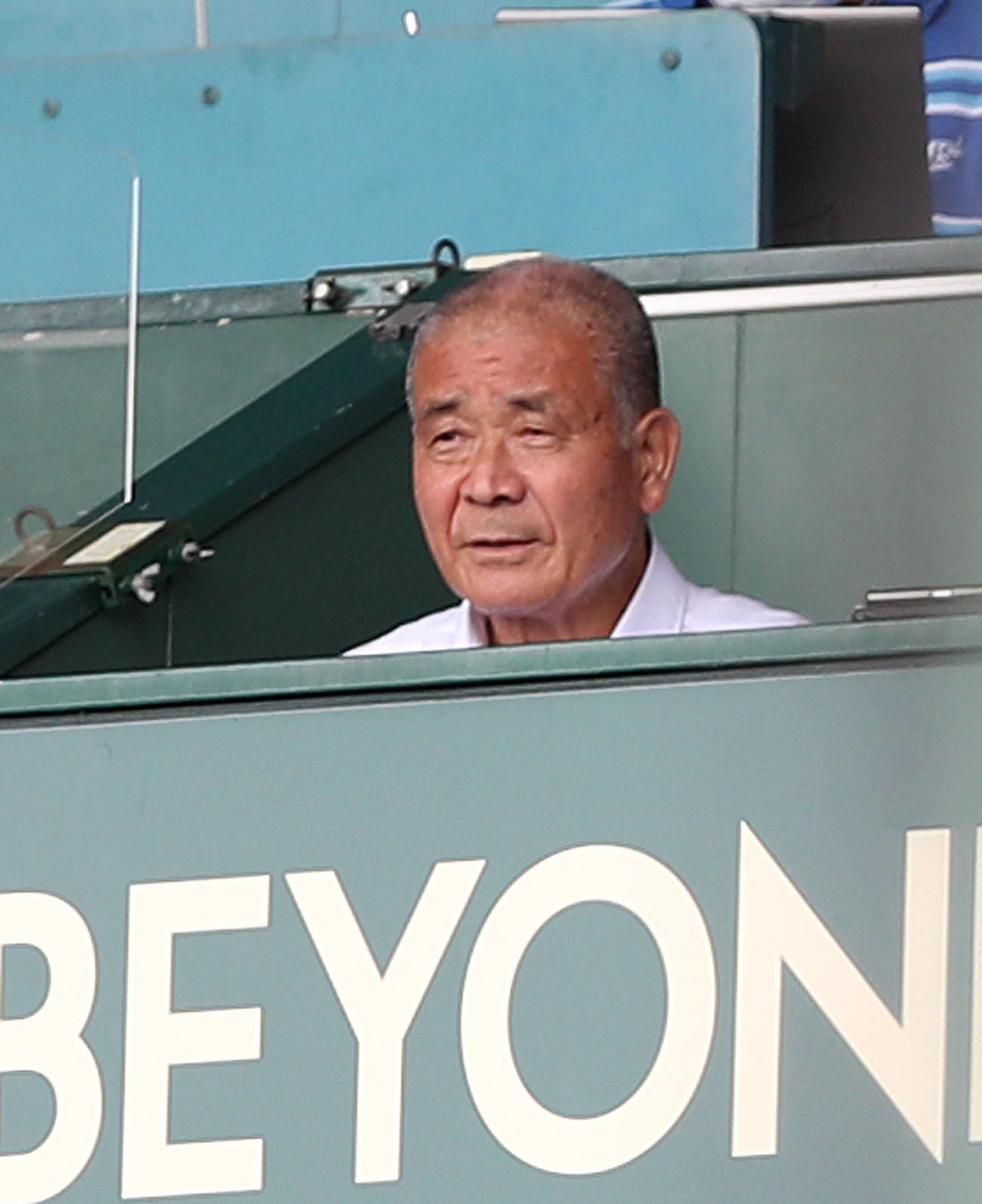 智弁和歌山対石見智翠館　試合を見守る高嶋仁名誉監督（撮影・白石智彦）