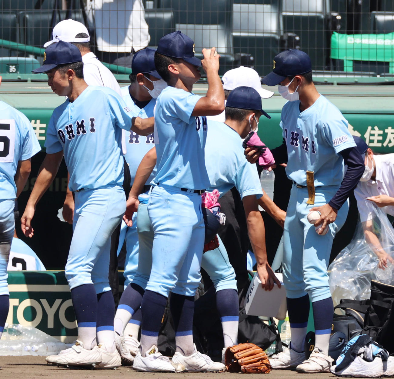 智弁和歌山対近江　準決勝敗退となり涙をみせる近江・山田（撮影・清水貴仁）