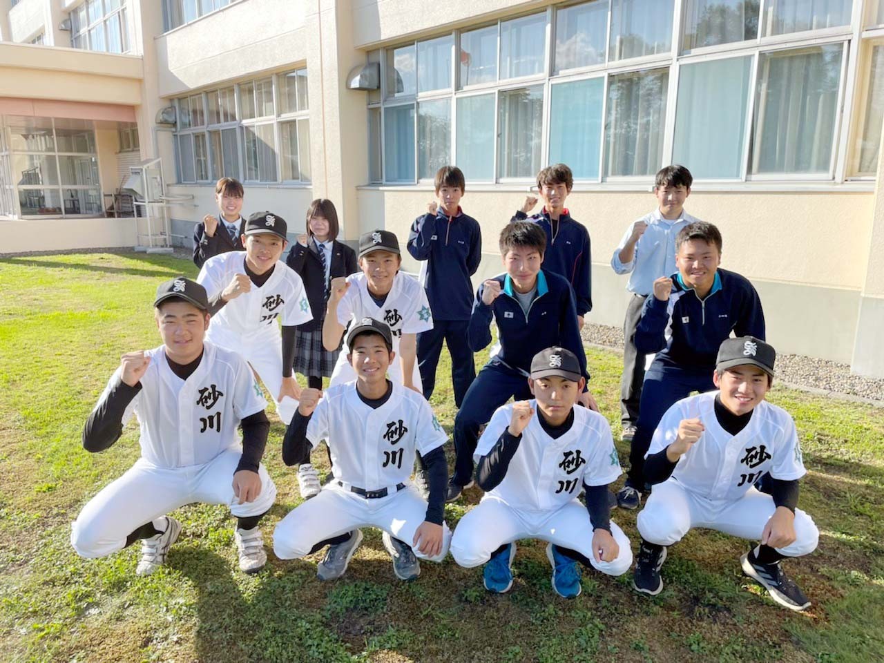 3年ぶりに単独出場する砂川のメンバー（砂川高提供）