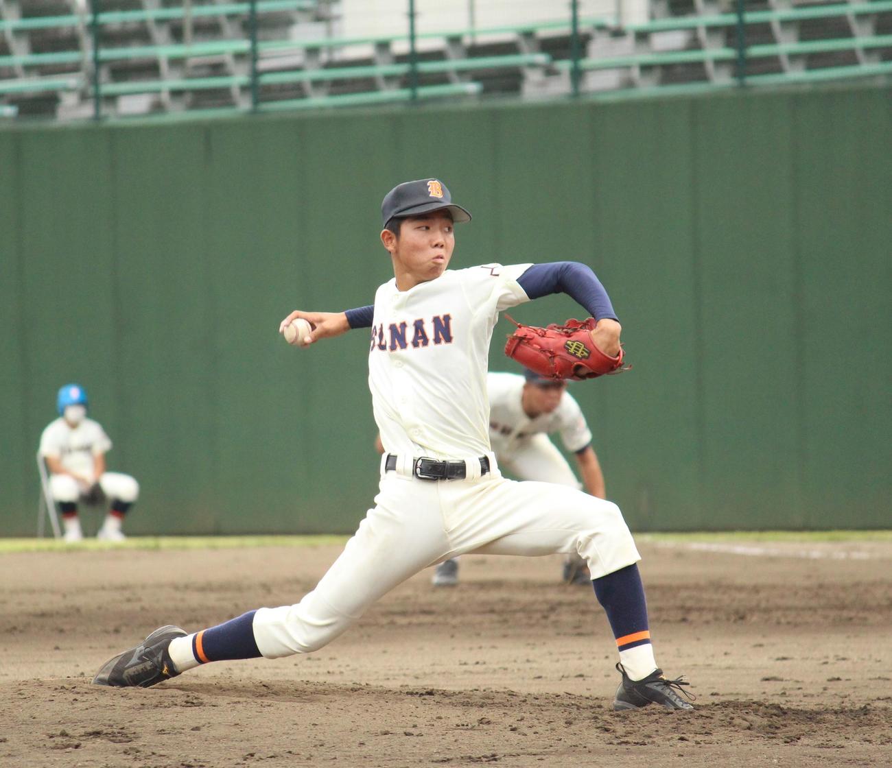 武南－浦和実　先発し力投する武南・石橋（撮影・保坂恭子）